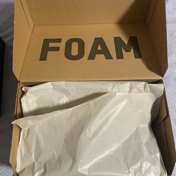 COPY - Yeezy Foam Runners Onyx Size 11 - Picture 9 of 9